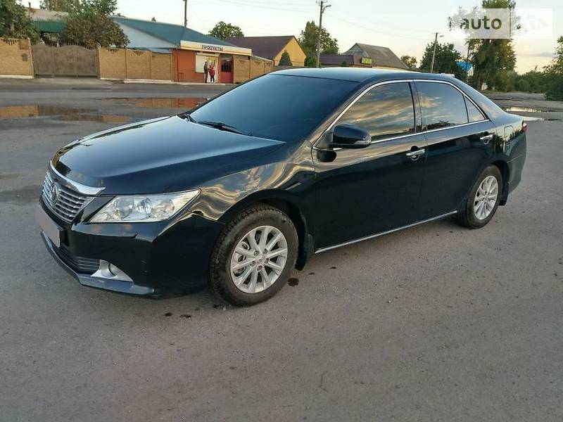 Седан Toyota Camry 2013 в Днепре