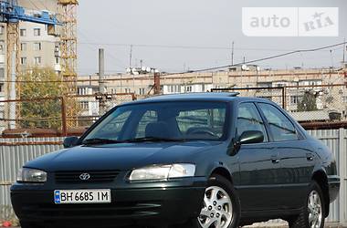 Седан Toyota Camry 2000 в Одессе