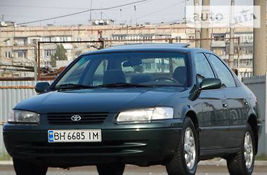 Седан Toyota Camry 2000 в Одессе