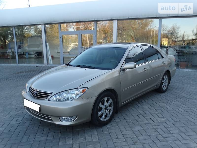 Седан Toyota Camry 2006 в Днепре