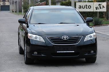 Седан Toyota Camry 2009 в Ровно