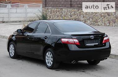 Седан Toyota Camry 2009 в Ровно