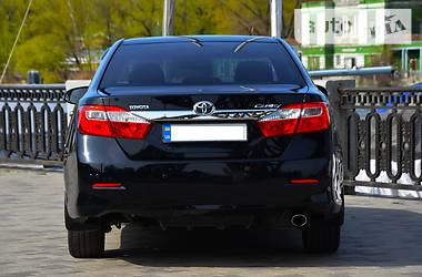 Седан Toyota Camry 2012 в Днепре