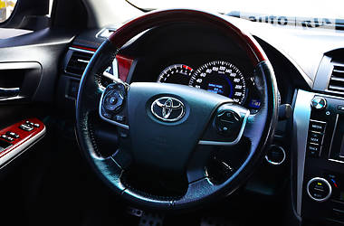 Седан Toyota Camry 2012 в Днепре