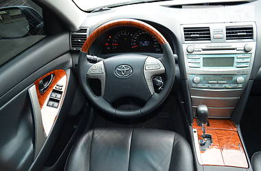 Седан Toyota Camry 2008 в Киеве