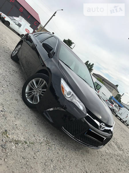 Седан Toyota Camry 2015 в 