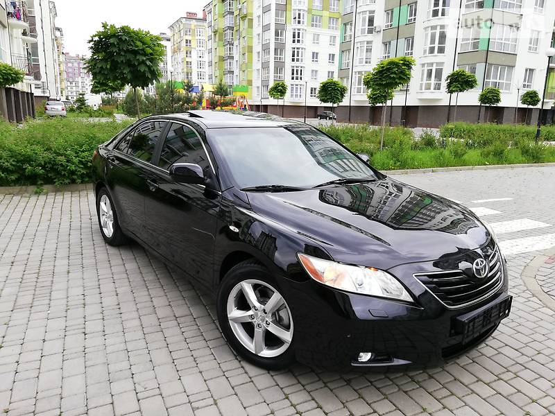 Седан Toyota Camry 2008 в Ивано-Франковске