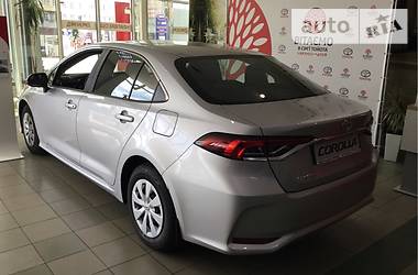 Седан Toyota Camry 2019 в 