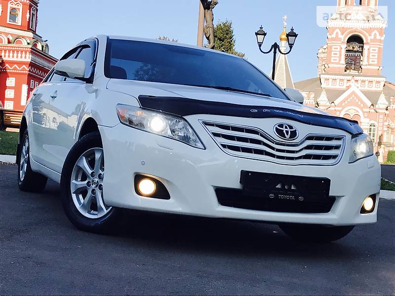 Седан Toyota Camry 2011 в Кам'янському