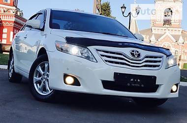 Седан Toyota Camry 2011 в Каменском