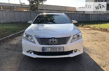 Седан Toyota Camry 2013 в Полтаве