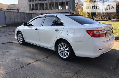 Седан Toyota Camry 2013 в Полтаве