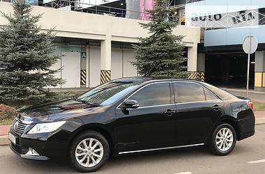 Седан Toyota Camry 2013 в Киеве