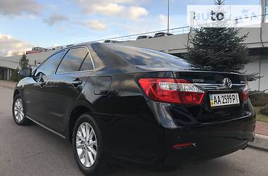 Седан Toyota Camry 2013 в Киеве