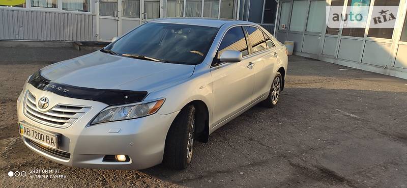 Седан Toyota Camry 2006 в Виннице