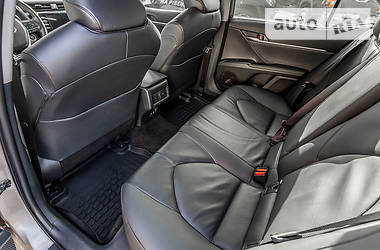 Седан Toyota Camry 2017 в 
