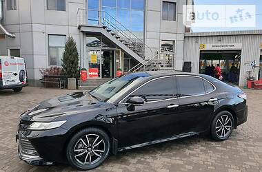 Седан Toyota Camry 2018 в Кривому Розі