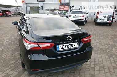 Седан Toyota Camry 2018 в Кривом Роге