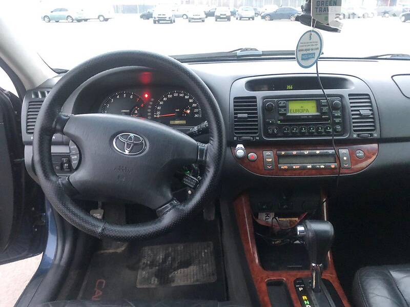 Седан Toyota Camry 2002 в Києві