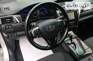 Седан Toyota Camry 2014 в Ровно