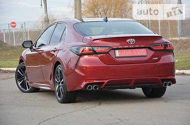 Седан Toyota Camry 2017 в 