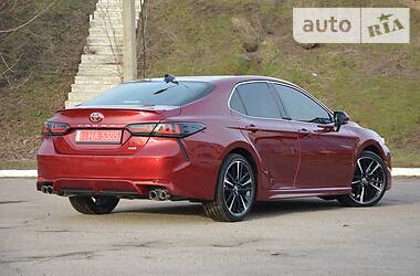 Седан Toyota Camry 2017 в 
