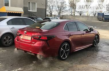 Седан Toyota Camry 2017 в 