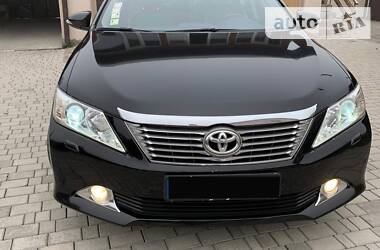 Седан Toyota Camry 2012 в Ивано-Франковске