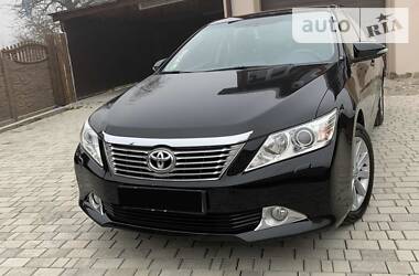 Седан Toyota Camry 2012 в Ивано-Франковске