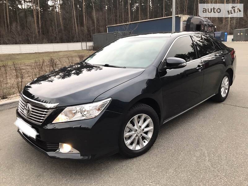 Седан Toyota Camry 2013 в 