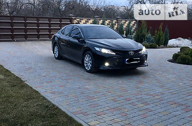 Седан Toyota Camry 2019 в 