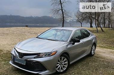 Седан Toyota Camry 2018 в 