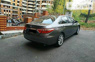Седан Toyota Camry 2015 в 
