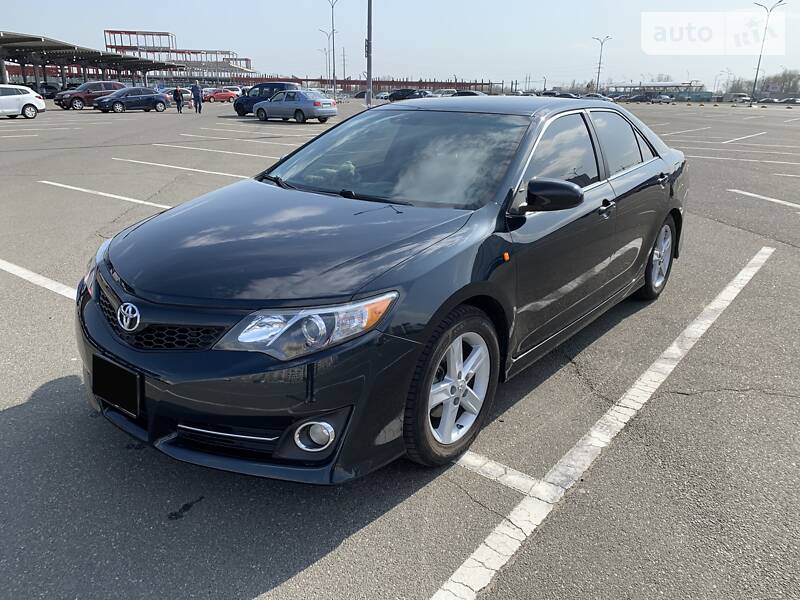 Седан Toyota Camry 2012 в 