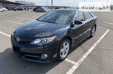 Седан Toyota Camry 2012 в 