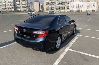 Седан Toyota Camry 2012 в 