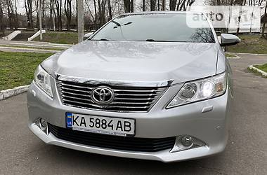 Седан Toyota Camry 2011 в Каменском