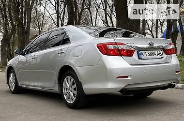 Седан Toyota Camry 2011 в Каменском