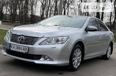 Седан Toyota Camry 2011 в Каменском