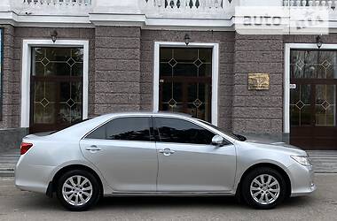 Седан Toyota Camry 2011 в Каменском