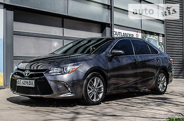 Седан Toyota Camry 2015 в 