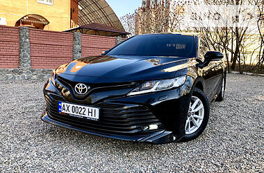 Седан Toyota Camry 2018 в 