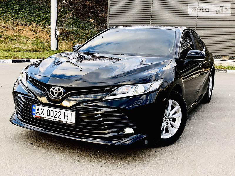 Седан Toyota Camry 2018 в 