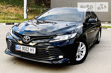 Седан Toyota Camry 2018 в 