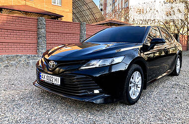 Седан Toyota Camry 2018 в 