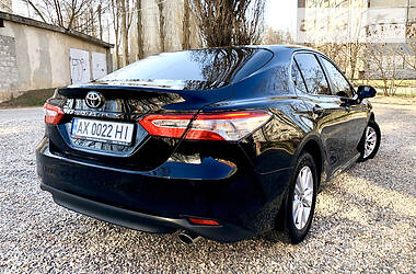 Седан Toyota Camry 2018 в 
