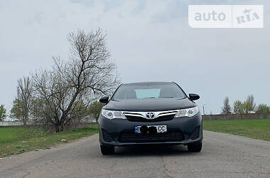 Седан Toyota Camry 2013 в 