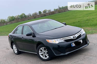 Седан Toyota Camry 2013 в 