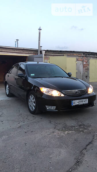 Седан Toyota Camry 2004 в Києві