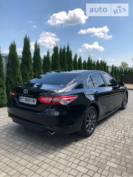 Седан Toyota Camry 2018 в Львові